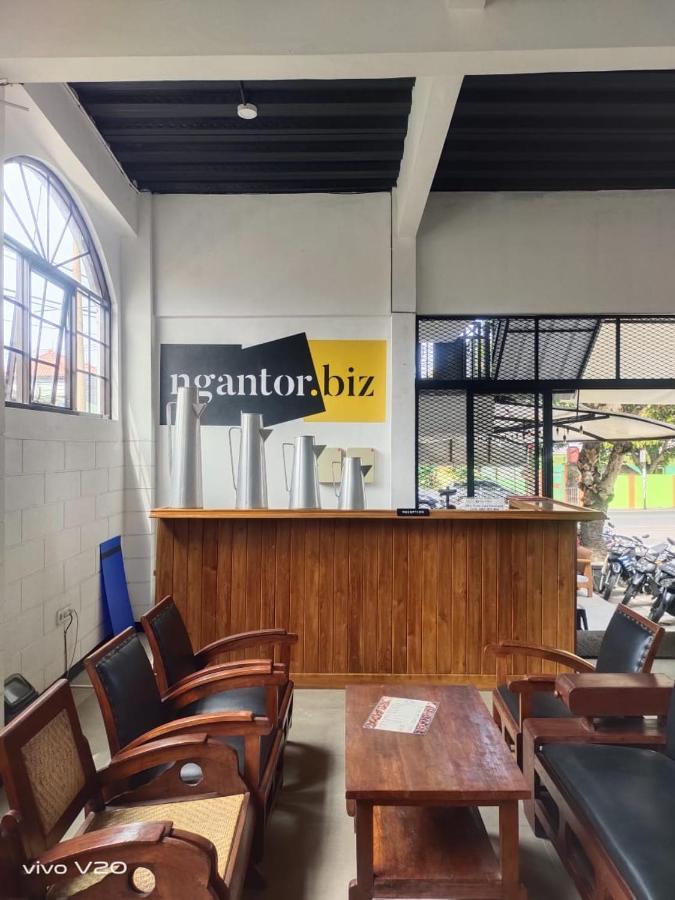 Bu Sepuh Guesthouse Sangkanurip Zewnętrze zdjęcie