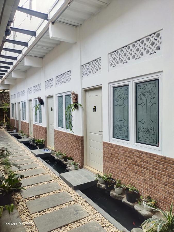 Bu Sepuh Guesthouse Sangkanurip Zewnętrze zdjęcie