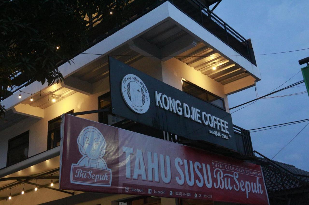 Bu Sepuh Guesthouse Sangkanurip Zewnętrze zdjęcie