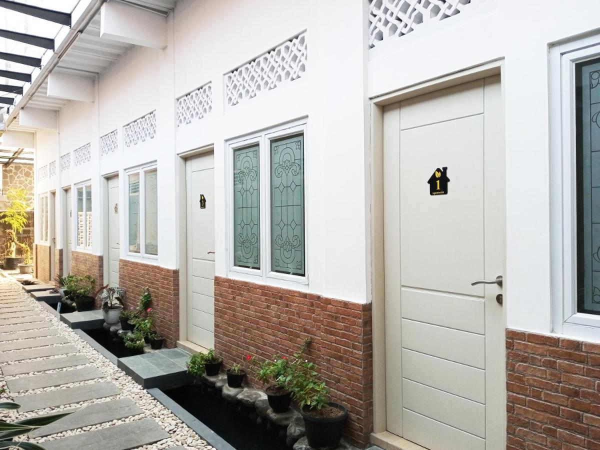 Bu Sepuh Guesthouse Sangkanurip Zewnętrze zdjęcie