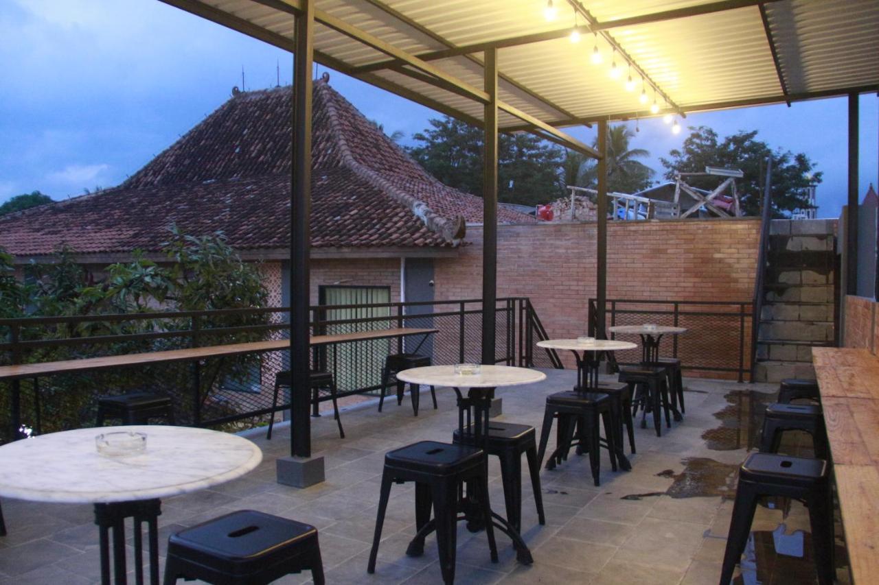 Bu Sepuh Guesthouse Sangkanurip Zewnętrze zdjęcie